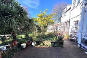 2a Preston Park Avenue